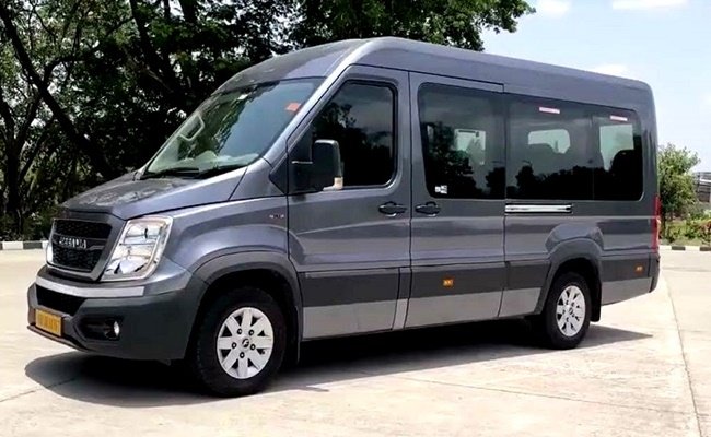 1*1 urbania 10 seater in Ghaziabad